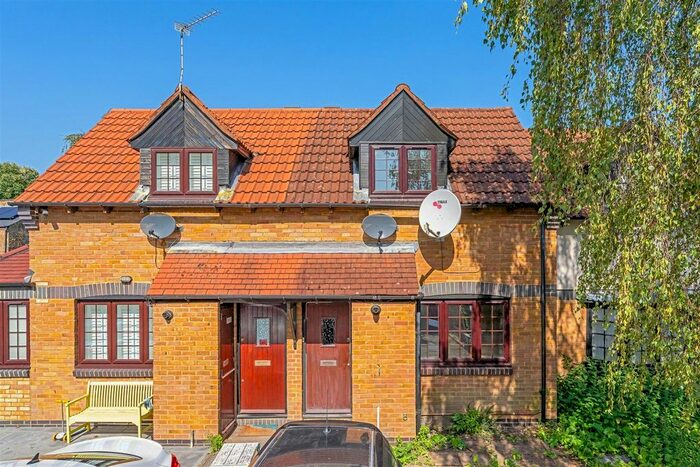 2 Bedroom Terraced House To Rent In Hunting Gate Mews, Twickenham, TW2