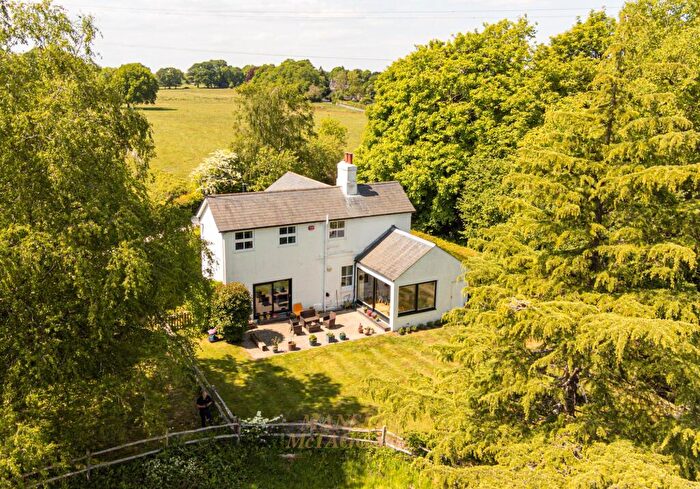 4 Bedroom Detached House For Sale In Turners Hill Road, Worth, RH10