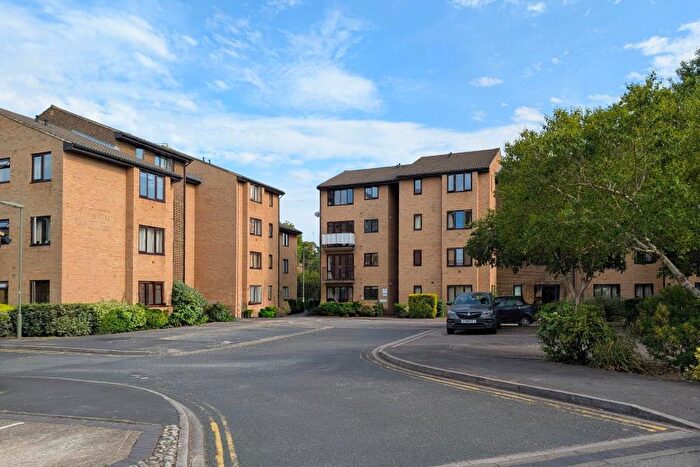 2 Bedroom Apartment To Rent In Woking, Surrey, GU22