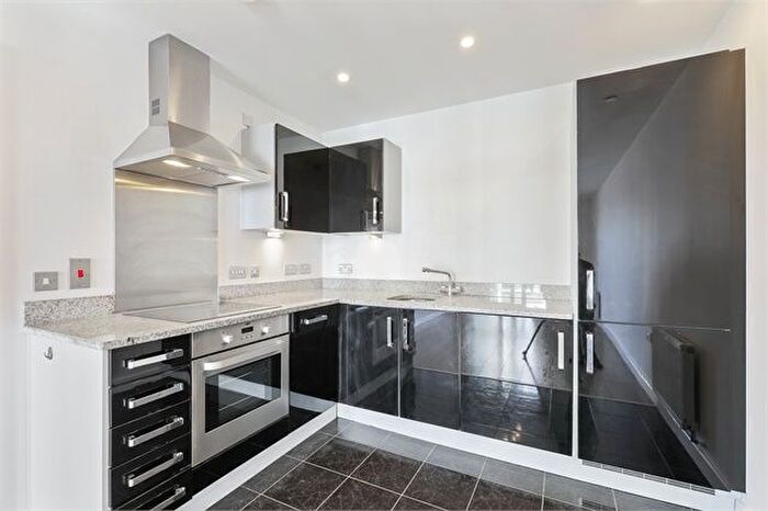 2 Bedroom Flat To Rent In Barge Walk, London, SE10
