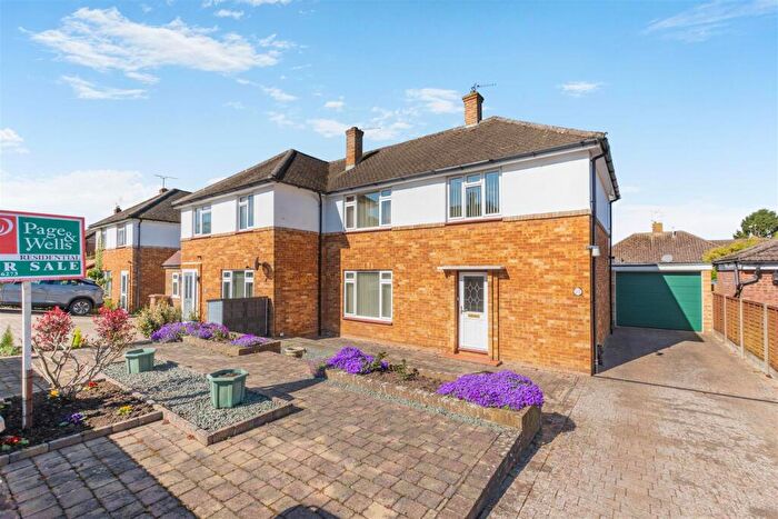 3 Bedroom Semi Detached House For Sale In Anglesey Avenue, Maidstone, ME15