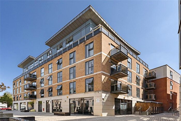 2 Bedroom Flat For Sale In St. Mary's Road, Surbiton, KT6