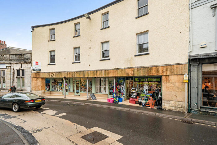 1 Bedroom Apartment For Sale In Market Square, Axminster, EX13