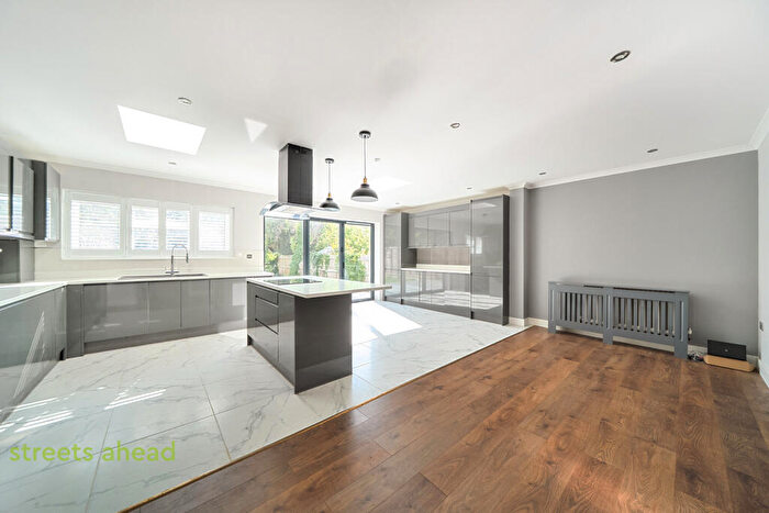 4 Bedroom Semi Detached House For Sale In The Glade, Shirley, CR0