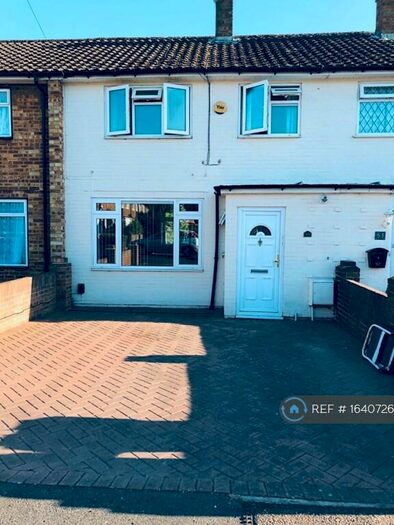 3 Bedroom Terraced House To Rent In Randolph Road, Slough, SL3