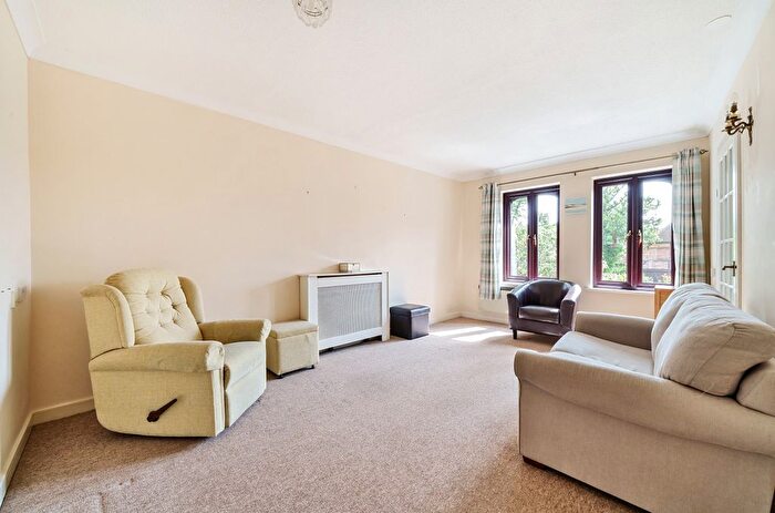 1 Bedroom Flat For Sale In Roman Row, Bishops Waltham, Southampton, Hampshire, SO32