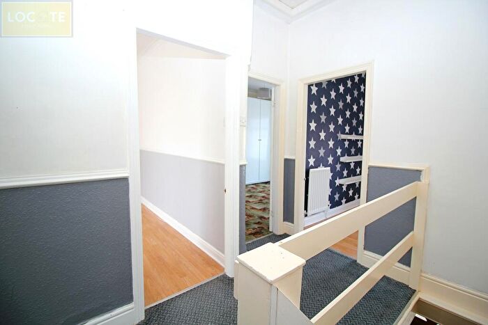 3 Bedroom End Of Terrace House For Sale In Bromley Avenue, Flixton, M41
