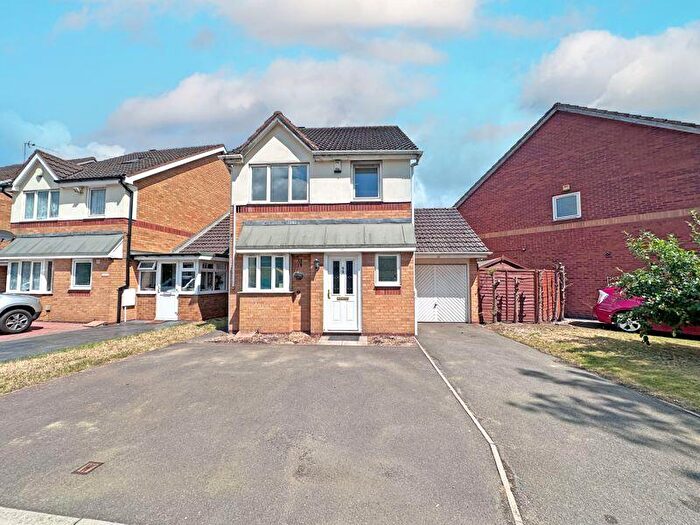 3 Bedroom Detached House For Sale In Dudley Road East, Tividale, Oldbury, B69