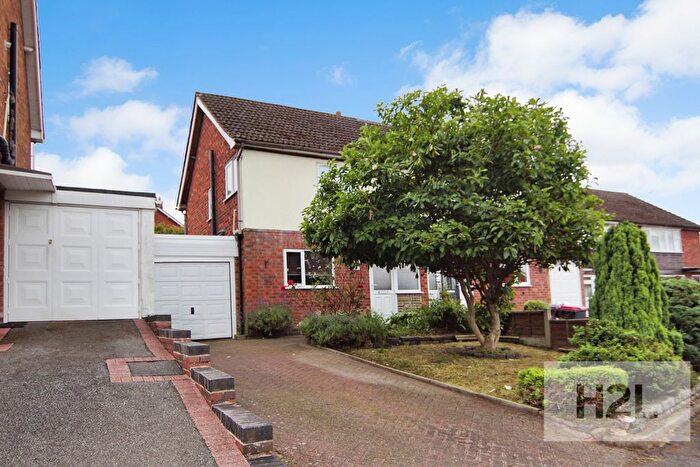 3 Bedroom Semi-Detached House To Rent In St. Pauls Crescent, Coleshill, B46