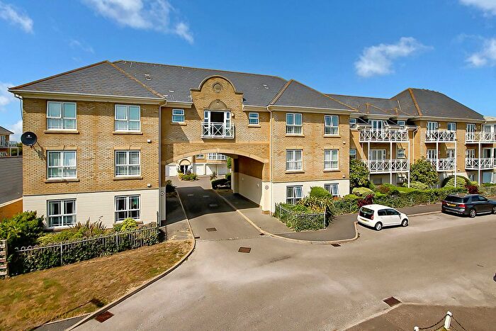 2 Bedroom Flat For Sale In Harsfold Close, Rustington, BN16