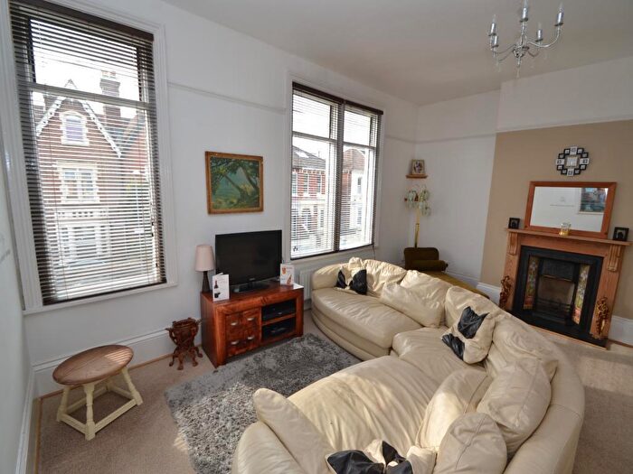 2 Bedroom Apartment To Rent In First Floor Flat St. Ursula Grove, Southsea, Hampshire, PO5