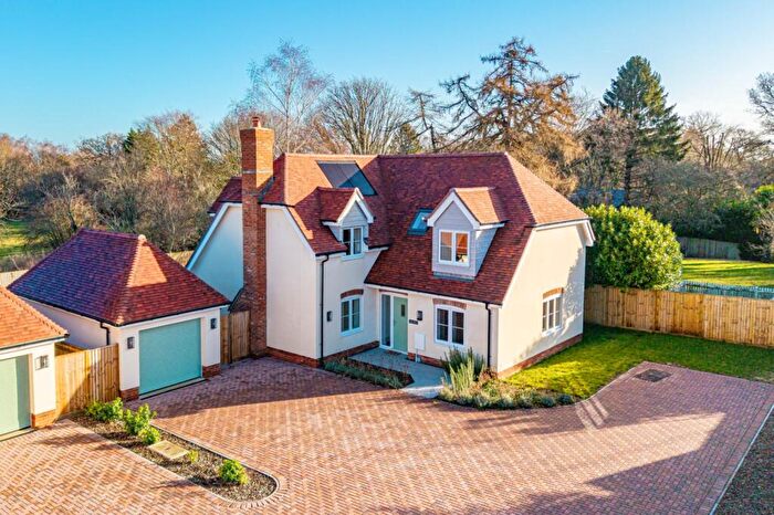 4 Bedroom Detached House For Sale In Newbury Road, Headley, Thatcham, Hampshire, RG19