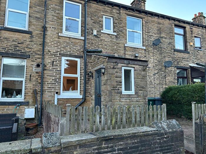 2 Bedroom Terraced House To Rent In Oak Street, Clayton, Bradford, BD14