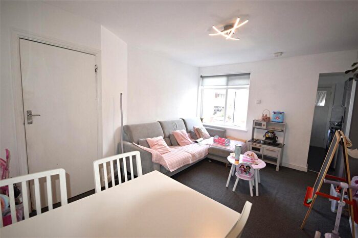 3 Bedroom Maisonette To Rent In Dorset Road, Mitcham, CR4