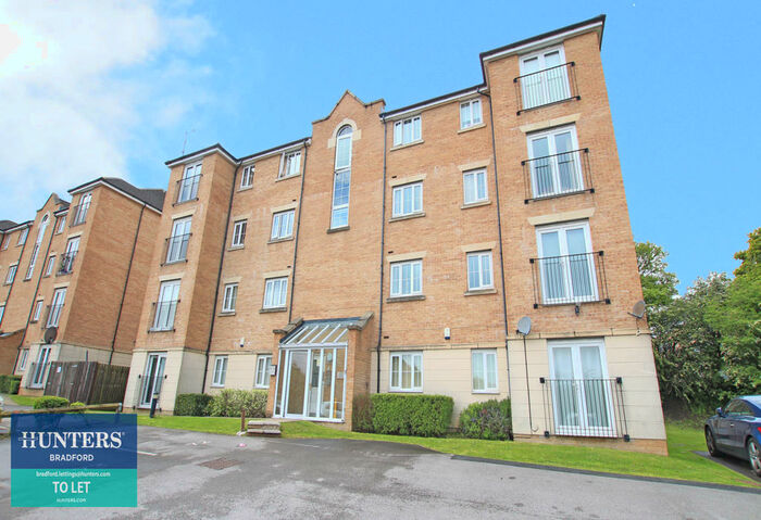 2 Bedroom Flat To Rent In Sandhill Close, Bradford, BD8