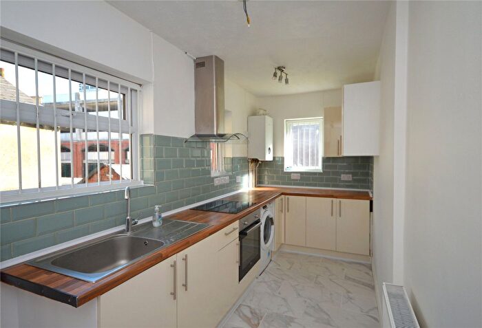 2 Bedroom Flat To Rent In Faringdon Road, Swindon, Wiltshire, SN1