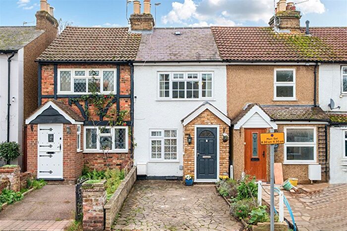 2 Bedroom Terraced House For Sale In New Road, Croxley Green, Rickmansworth, WD3