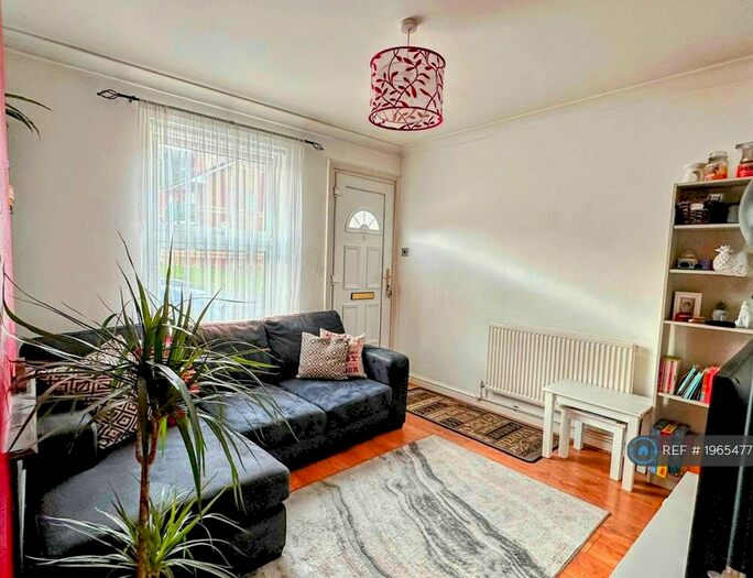 2 Bedroom Terraced House To Rent In Lower Brook Street, Reading, RG1