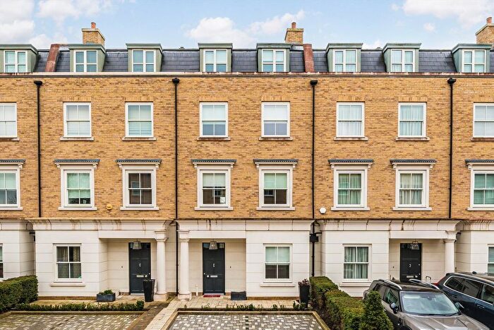 6 Bedroom Property To Rent In Egerton Drive, Old Isleworth, TW7