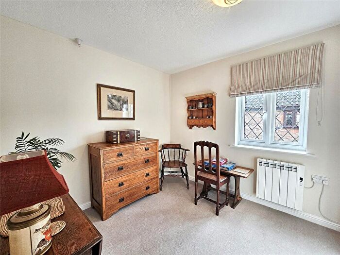 2 Bedroom Apartment For Sale In Spring Meadows, Midhurst, West Sussex, GU29