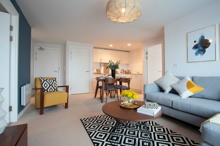 2 Bedroom Flat To Rent In Dearmans Place, Salford M3