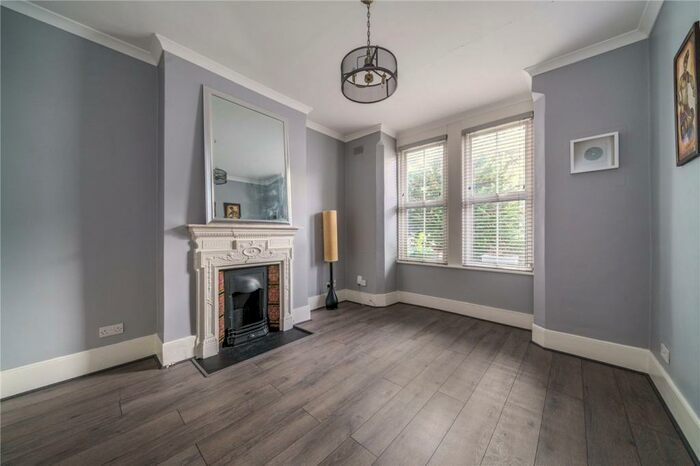 2 Bedroom Apartment To Rent In Crystal Palace Road, East Dulwich, London, SE22