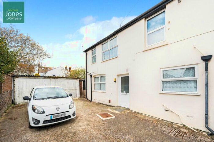 1 Bedroom House To Rent In St Dunstans Road, Tarring, Worthing, West Sussex, BN13