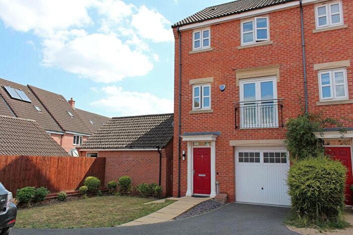 3 Bedroom Semi-Detached House For Sale In Coxwold Close, Hamilton, LE5