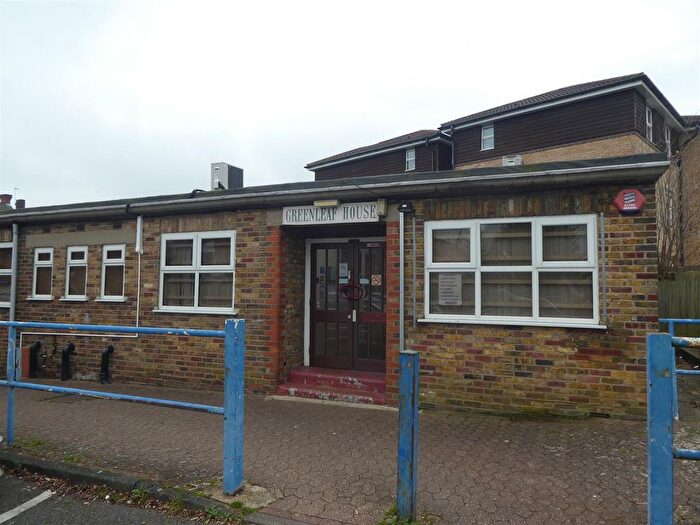 Property To Rent In Darkes Lane, Potters Bar, EN6