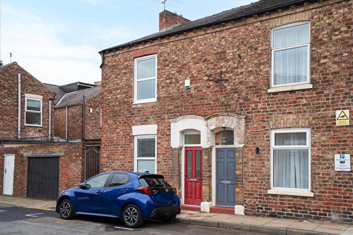 3 Bedroom End Terrace House For Sale In Eldon Street, York, YO31