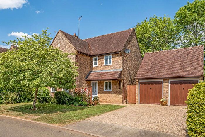 4 Bedroom Detached House For Sale In Ironstone Hollow, Hook Norton, Banbury, OX15