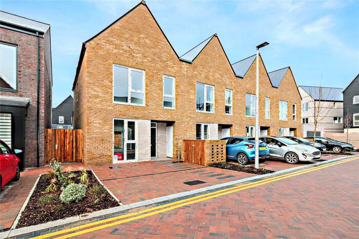 3 Bedroom End Of Terrace House To Rent In Belvedere Road, Rochester, ME1