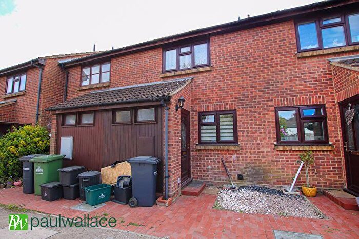 2 Bedroom Terraced House To Rent In Roman Street, Hoddesdon, EN11