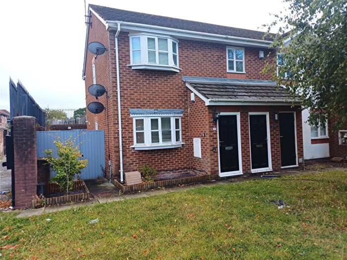2 Bedroom Flat For Sale In Hunts Cross Avenue, Liverpool, Merseyside, L25