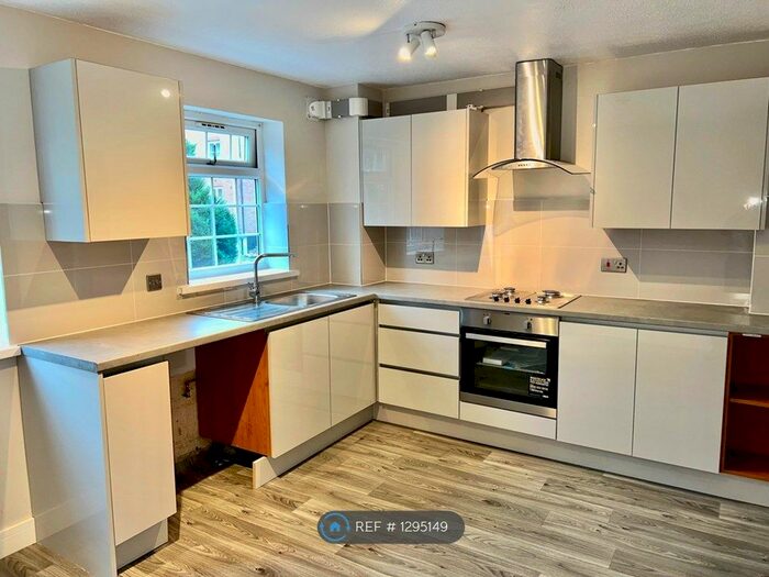 4 Bedroom Terraced House To Rent In Lansdowne Ave, Slough SL1