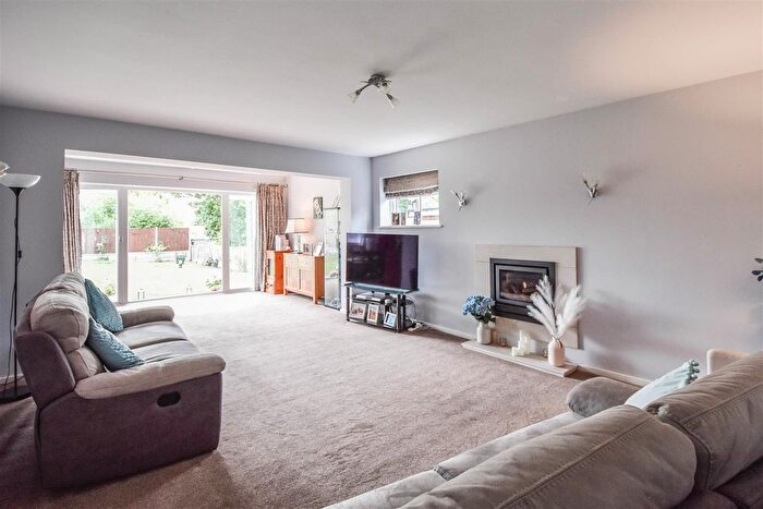 4 Bedroom Detached House For Sale In Ongar Road, Stondon Massey, Brentwood, CM15
