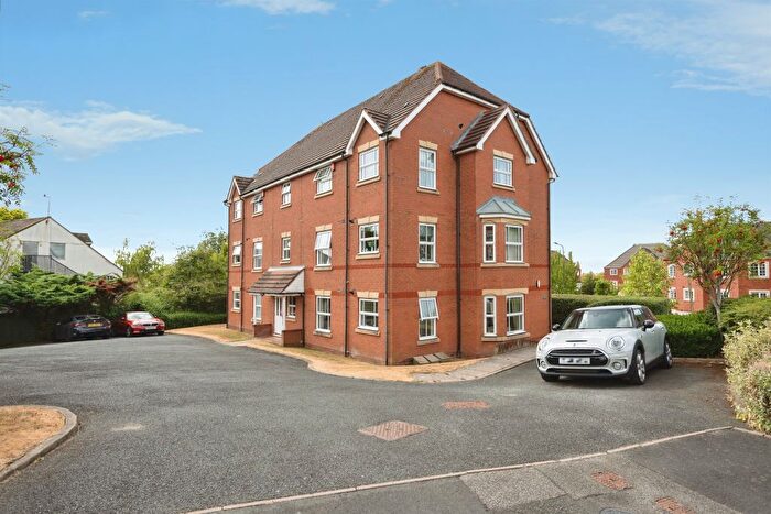 2 Bedroom Flat For Sale In Garrick Close, Dudley, DY1
