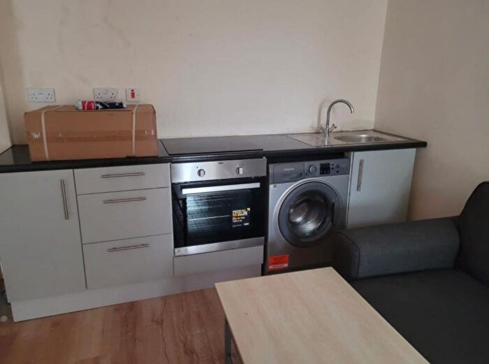 1 Bedroom Flat To Rent In Swanwick Close, London, SW15