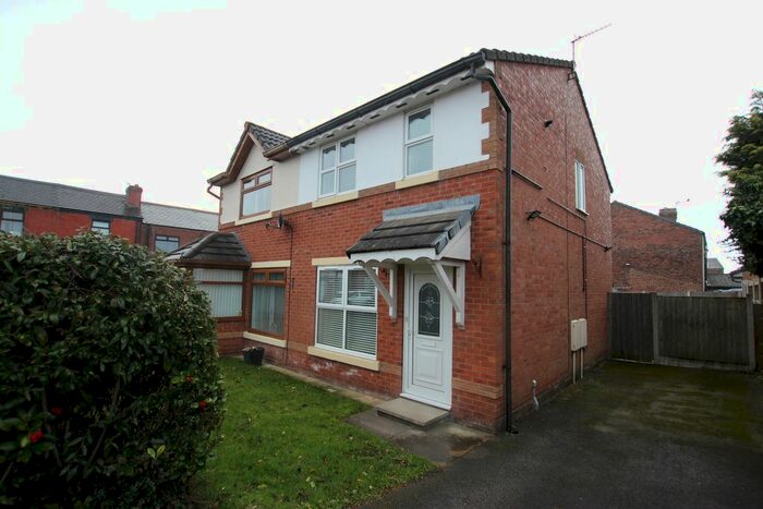 2 Bedroom Semi-Detached House To Rent In Squires Close, Haydock, WA11