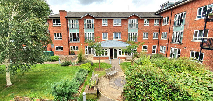 2 Bedroom Flat For Sale In Goodwin Court, Church Hill Road, EN4