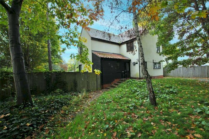 5 Bedroom Detached House To Rent In Harlings Grove, Chelmsford, CM1