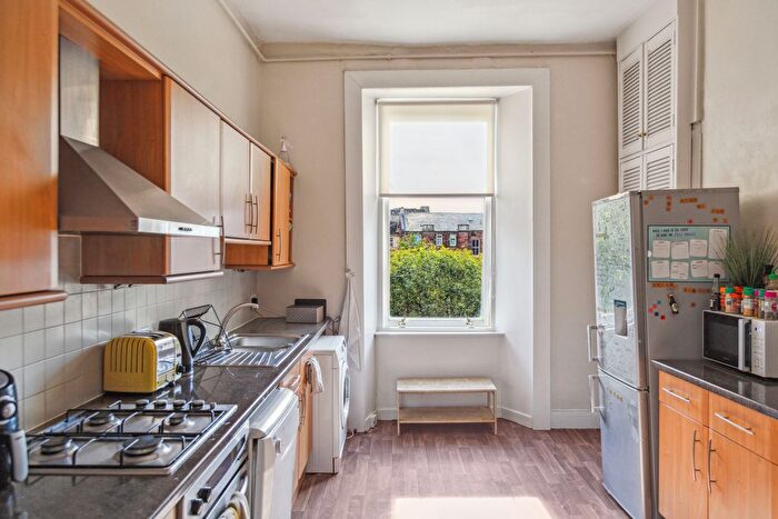 2 Bedroom Flat For Sale In Great Western Road, Glasgow, G4