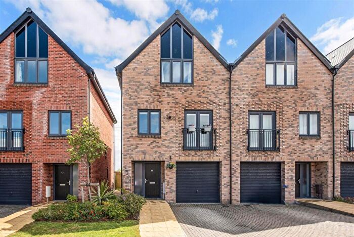 4 Bedroom End Of Terrace House For Sale In Charles Square, Yapton, BN18