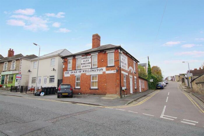 1 Bedroom Maisonette To Rent In Savernake Street, Town Centre, Swindon, SN1