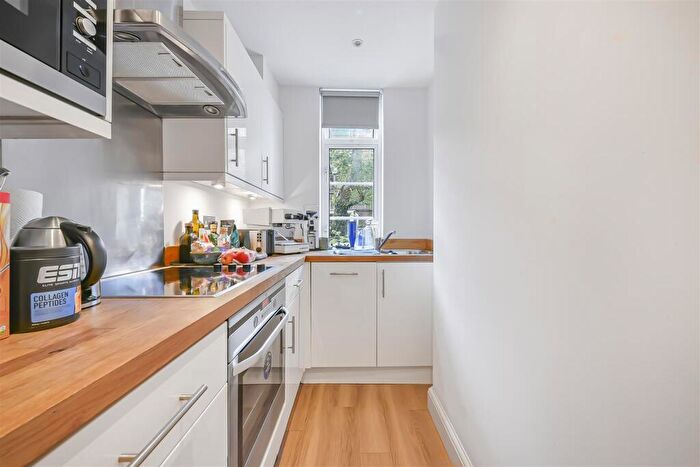 1 Bedroom Flat To Rent In Grove End Gardens, Grove End Road, London, NW8