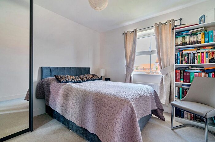 3 Bedroom Detached House For Sale In Willow Way, Bracklesham Bay, PO20