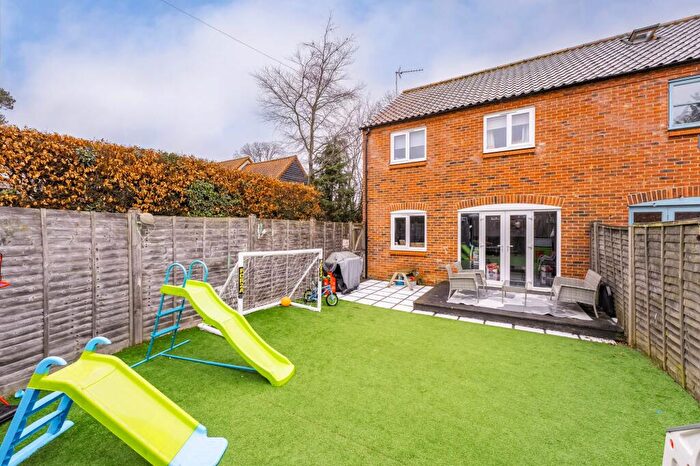 3 Bedroom Semi Detached House For Sale In Railway Close, Fakenham, NR21