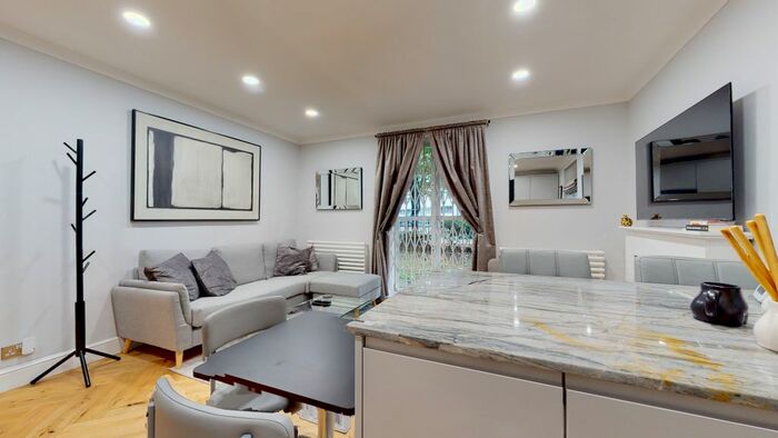 2 Bedroom Flat To Rent In Bishop's Court, London, W2