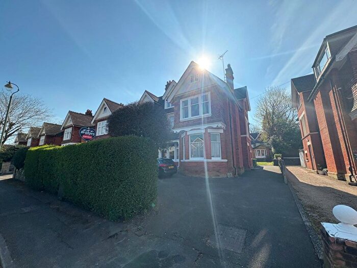 1 Bedroom Flat To Rent In Upper Gordon Road, Camberley, Camberley, GU15