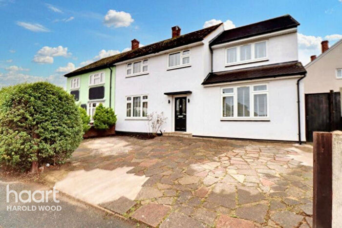 4 Bedroom Semi Detached House For Sale In Chippenham Road, Romford, RM3